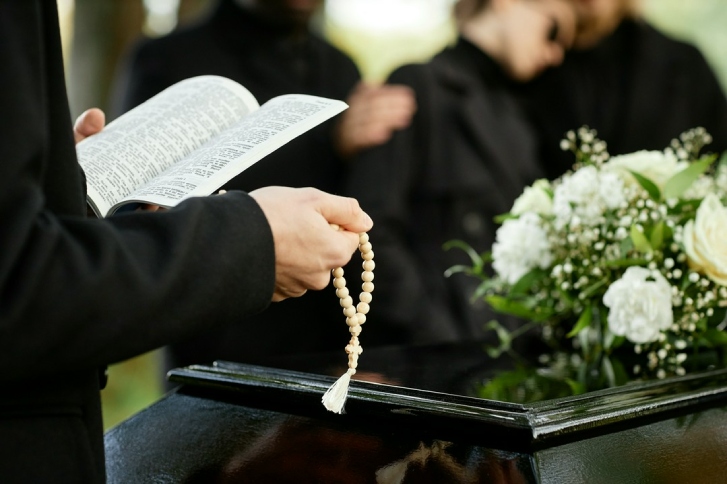 Kim jest mistrz ceremonii i jaką rolę odgrywa?